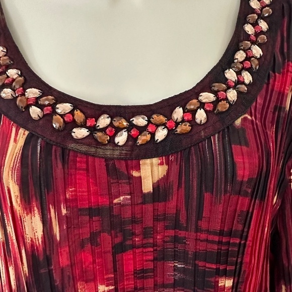 Catherines Pleated Tunic Top Bejeweled Neck Asymmetrical Hem Reds Black Tan NWT - Picture 3 of 5